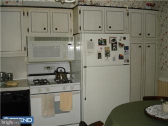 9205 Pine Road Philadelphia, PA 19115 - Photo 7 of 11