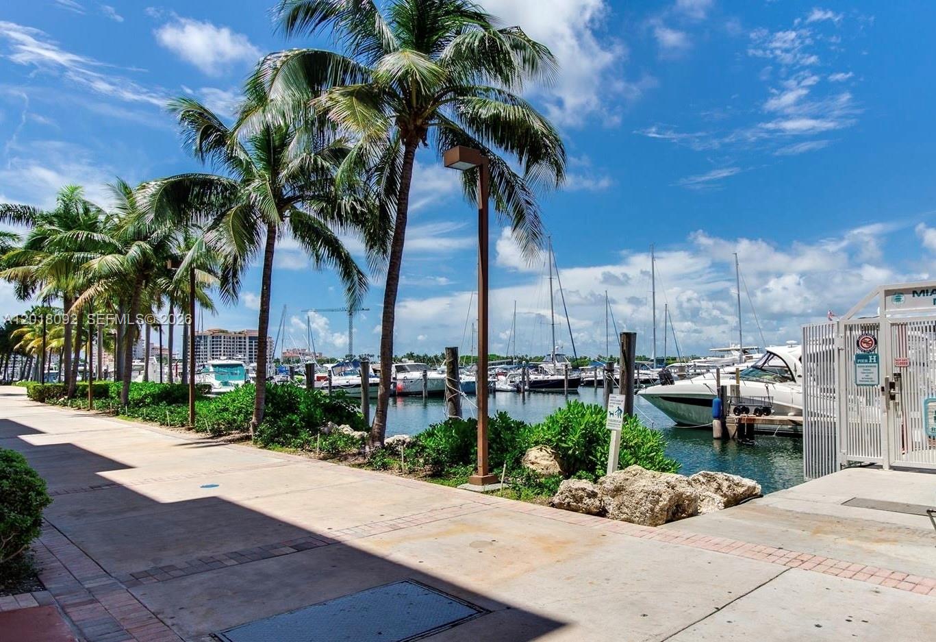 90 Alton Road, Unit 1804 Miami Beach, FL 33139 - Photo 2 of 42