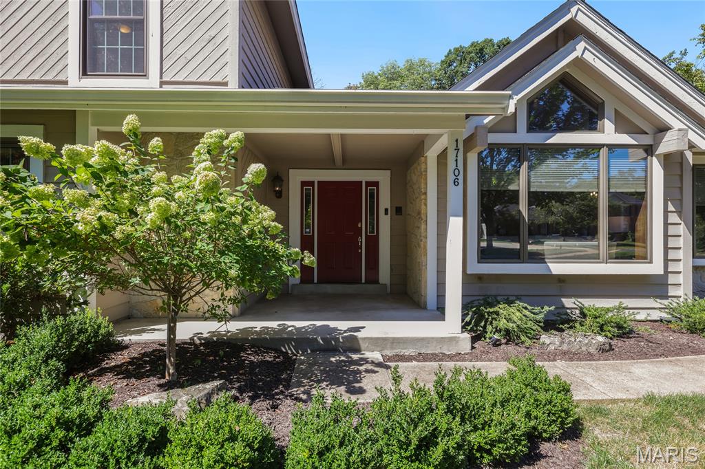 17106 Chaise Ridge Road Chesterfield, MO 63005 - Photo 2 of 50