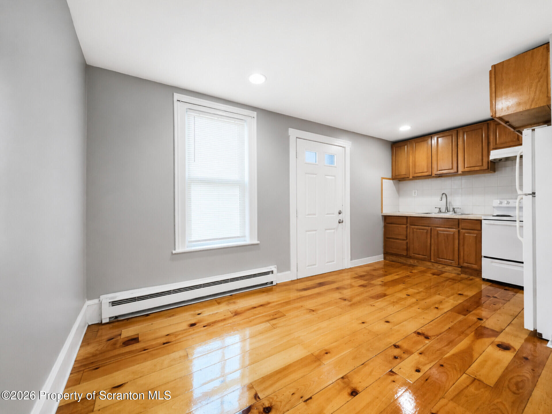 605 Spring Street, Unit 1 Hawley, PA 18428 - Photo 4 of 20 1000015840