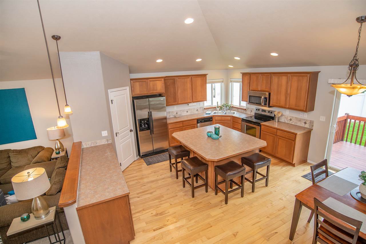 4012 South Bates Road Spokane Valley, WA 99206 - Photo 3 of 20 Gallery Image 3