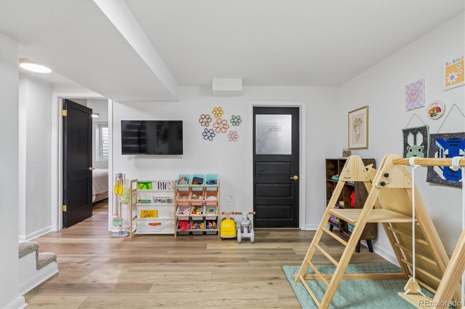 3696 Magnolia Street Denver, CO 80207 - Photo 17 of 29