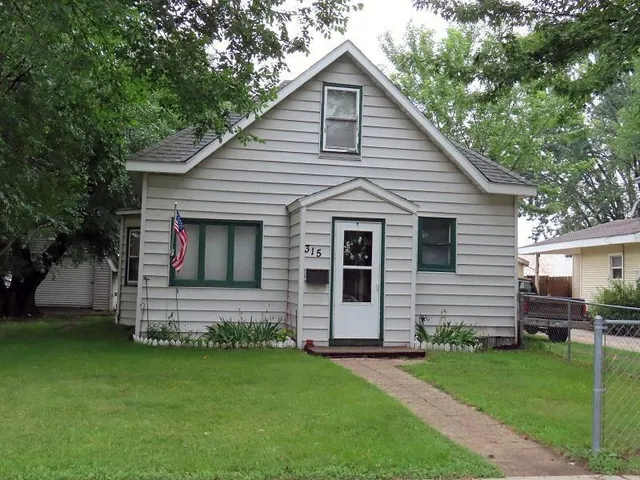 $39,900 | 315 Conley Avenue South, Thief River Falls, MN 56701
