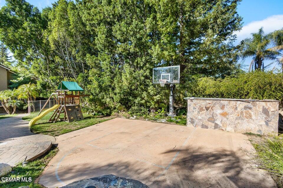 516 Rustic Hills Drive Simi Valley, CA 93065 - Photo 17 of 18