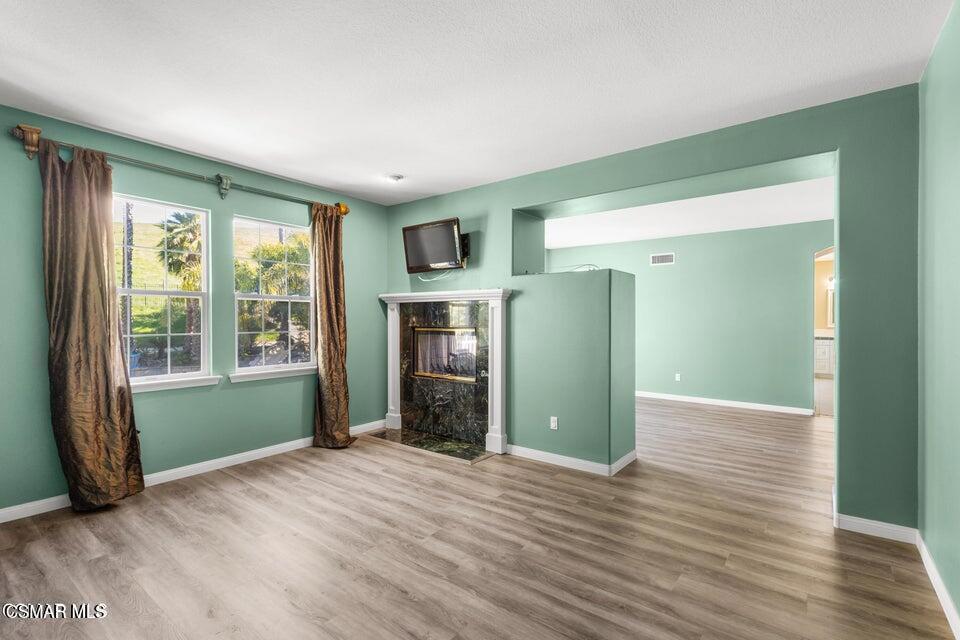 516 Rustic Hills Drive Simi Valley, CA 93065 - Photo 9 of 18