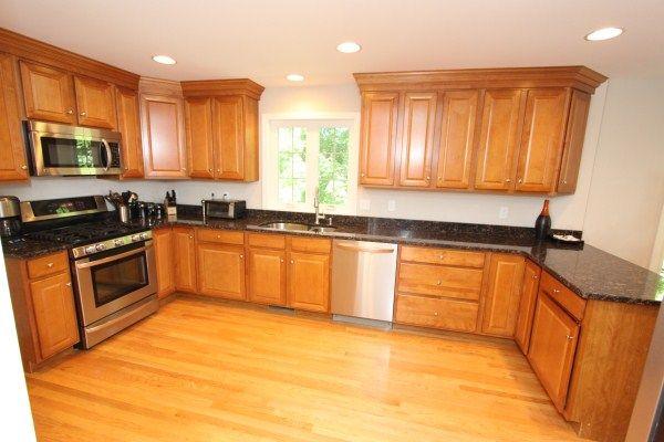 19 Benjamin Lane Reading, MA 01867 - Photo 12 of 28