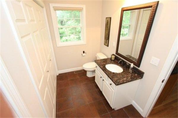19 Benjamin Lane Reading, MA 01867 - Photo 20 of 28