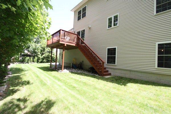 19 Benjamin Lane Reading, MA 01867 - Photo 4 of 28