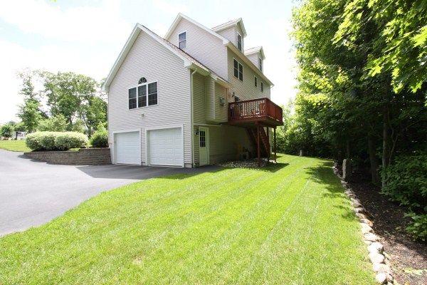 19 Benjamin Lane Reading, MA 01867 - Photo 5 of 28