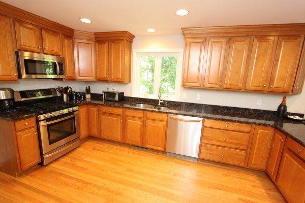 19 Benjamin Lane Reading, MA 01867 - Photo 9 of 28