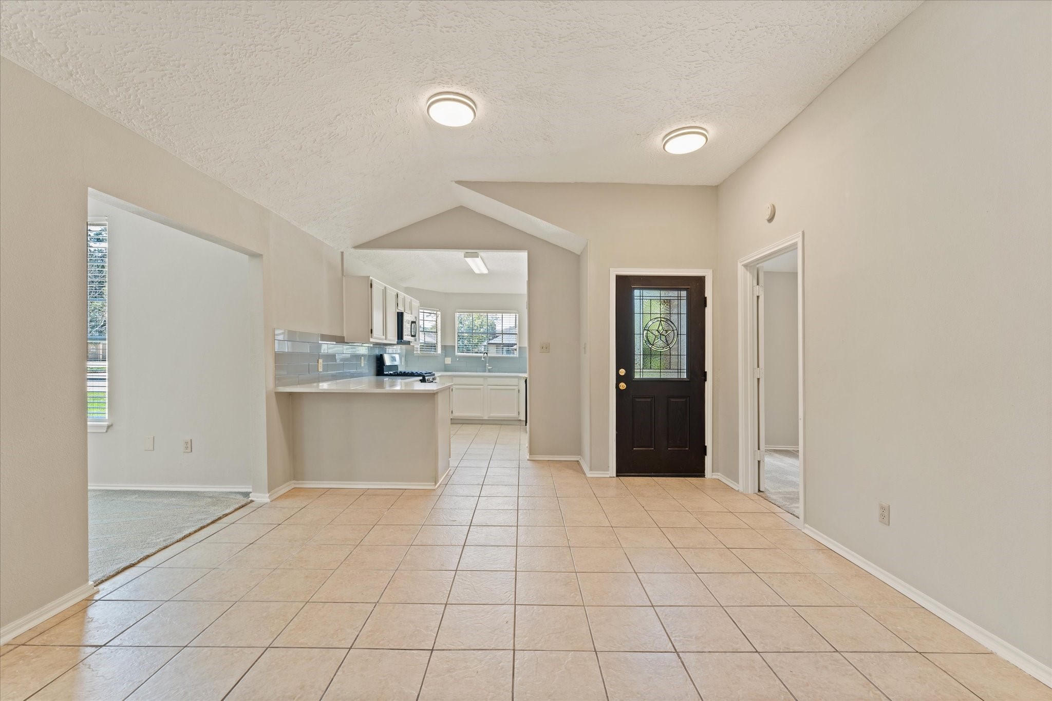4906 Meadowfox Place Spring, TX 77389 - Photo 10 of 39 Spacious entry.