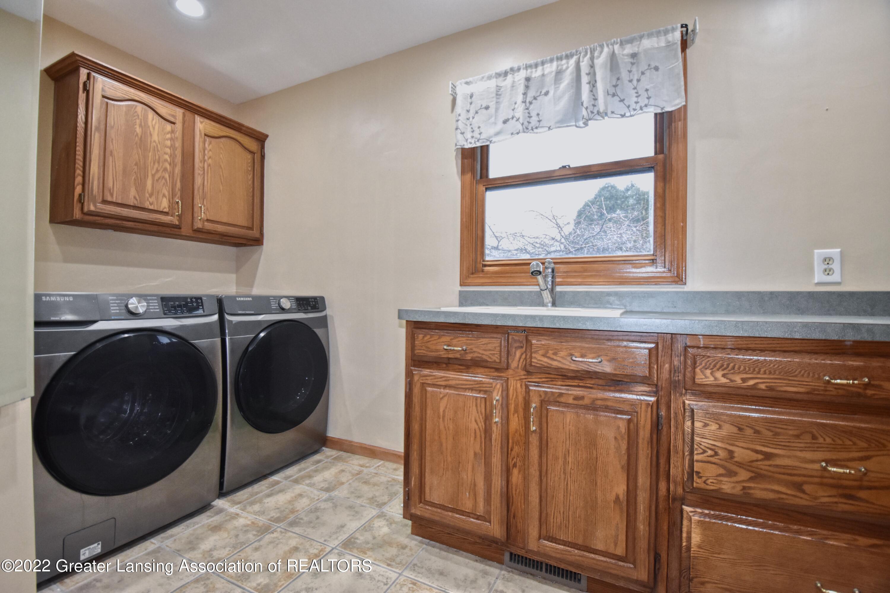 299 Ives Road Mason, MI 48854 - Photo 19 of 38 Laundry