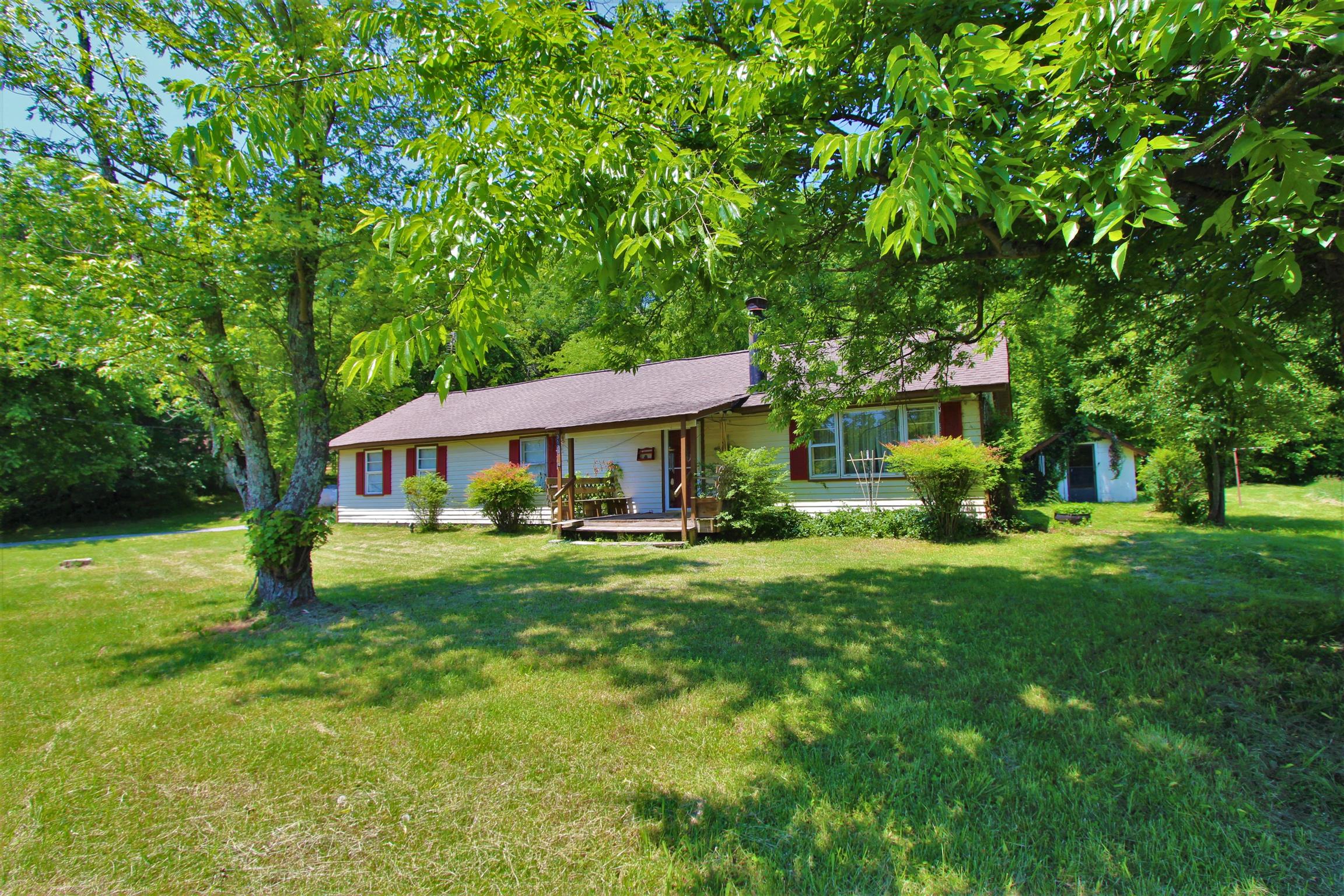 3530 Franklin Road Lebanon, TN 37090 - Photo 5 of 18 a front view of a house with a garden