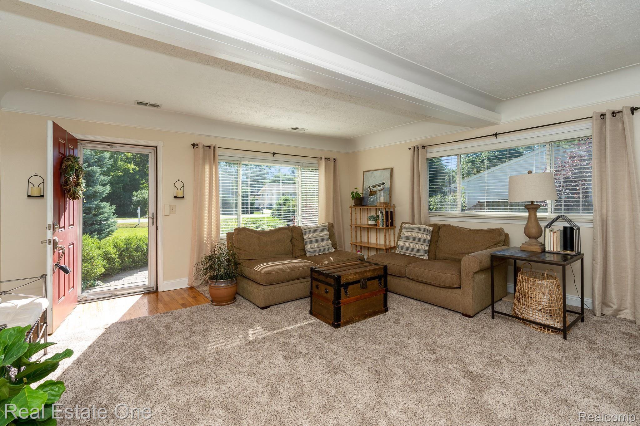 2686 Gerald Avenue Rochester, MI 48307 - Photo 6 of 44 Gerald MLS-W016.jpg