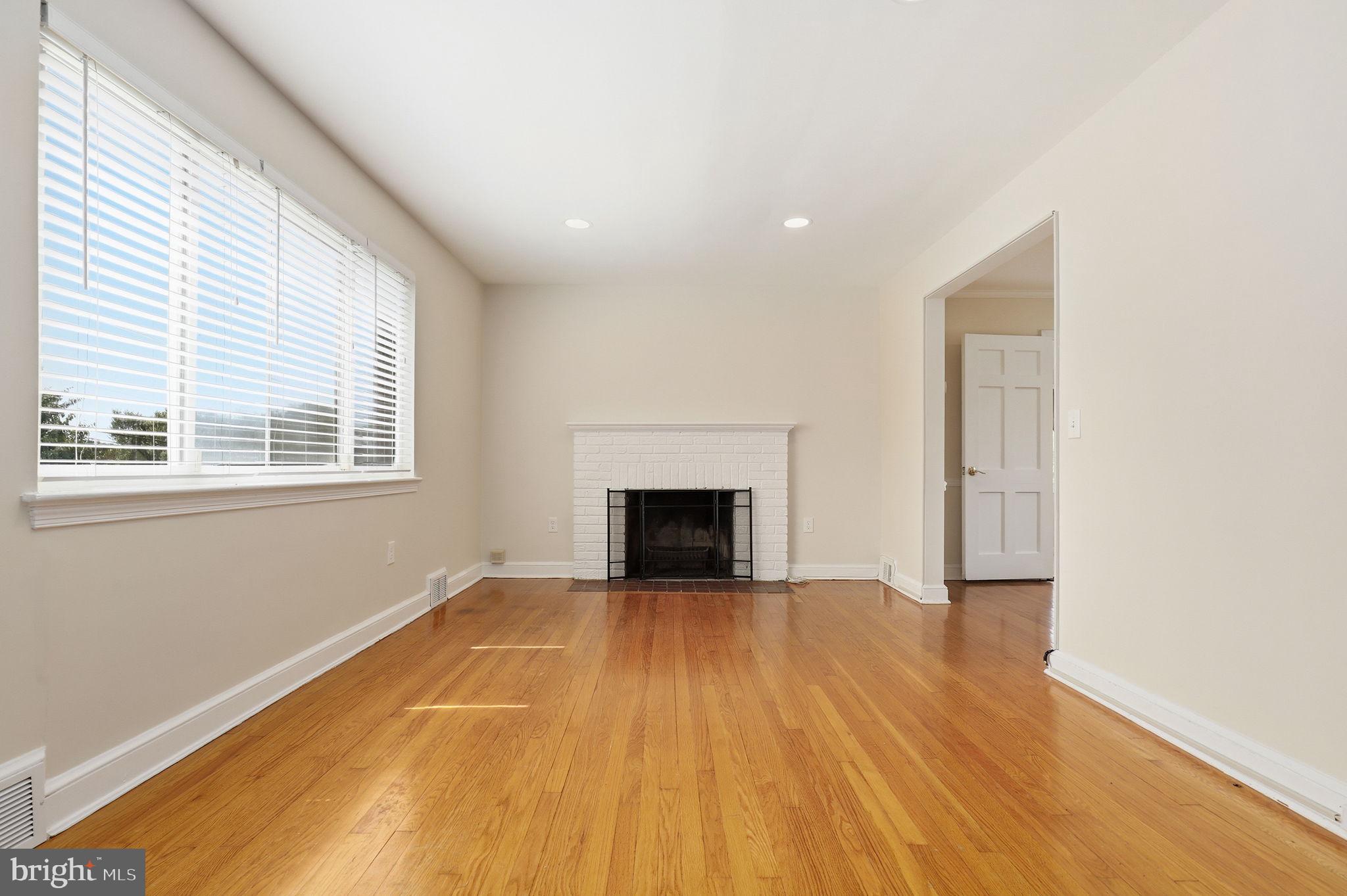 9614 Dilston Road Silver Spring, MD 20903 - Photo 7 of 37