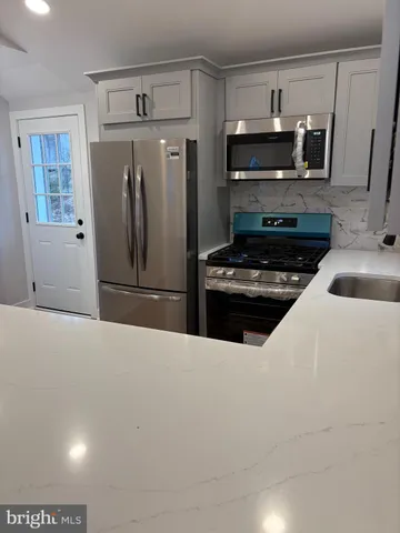 $2,800 | 6930 Decatur Place, Hyattsville, MD 20784