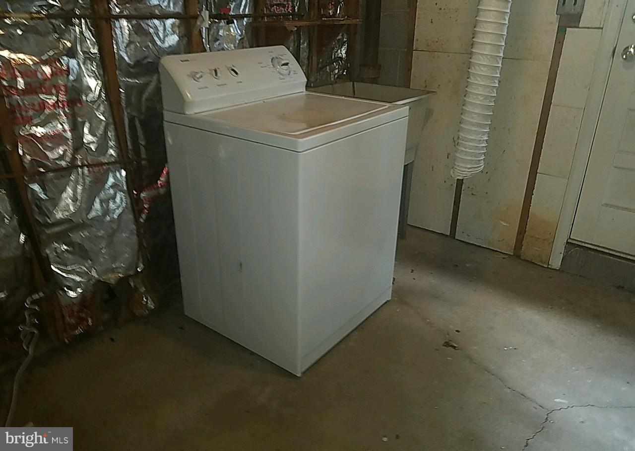 4618 Ballygar Road Baltimore, MD 21236 - Photo 29 of 29 a utility room with dryer and washer
