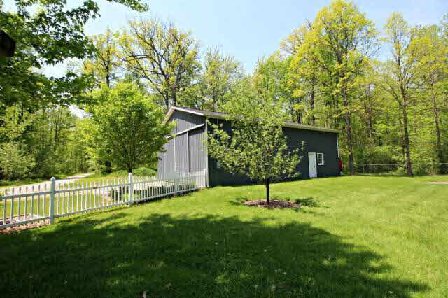 6237 Deland Road Flushing, MI 48433 - Photo 10 of 31 21167718-9.JPG