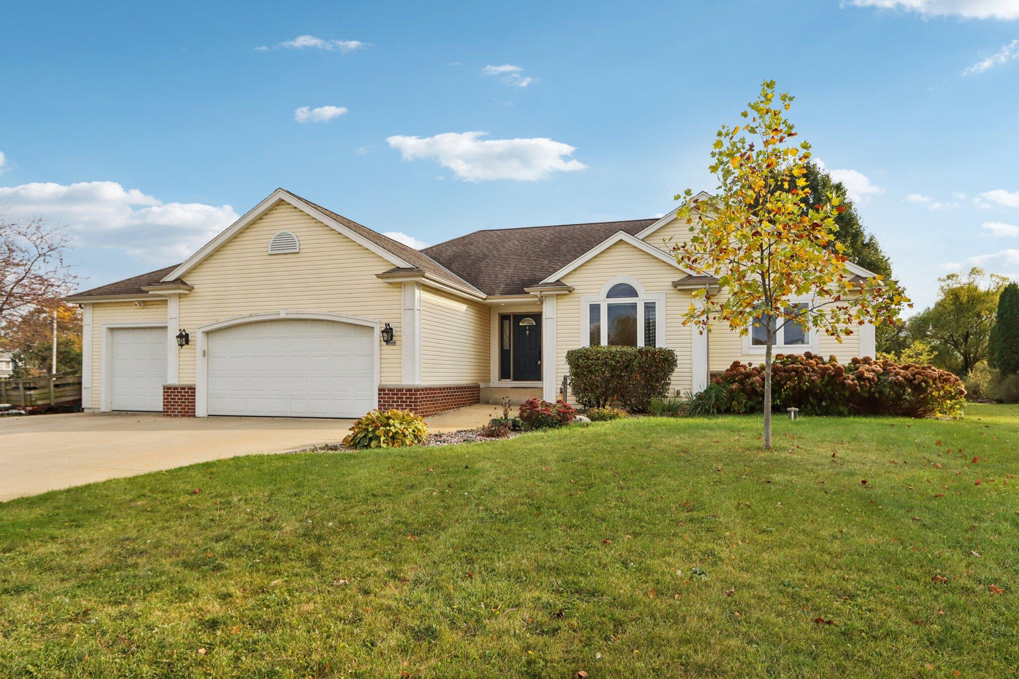 2-web-or-mls-Sandy Ln-S2910-002