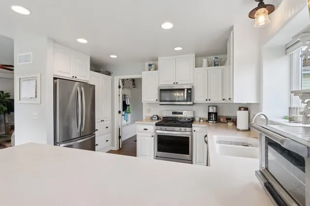 $574,900 | 6802 Sandy Lane, Waterford, WI 53185