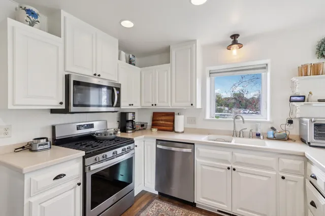 $574,900 | 6802 Sandy Lane, Waterford, WI 53185