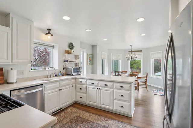 $574,900 | 6802 Sandy Lane, Waterford, WI 53185