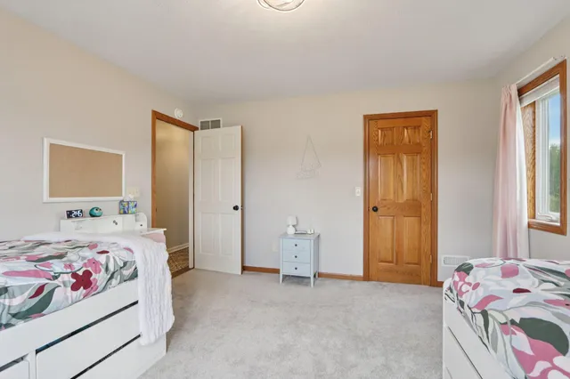 $574,900 | 6802 Sandy Lane, Waterford, WI 53185