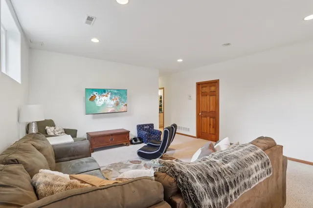 $574,900 | 6802 Sandy Lane, Waterford, WI 53185