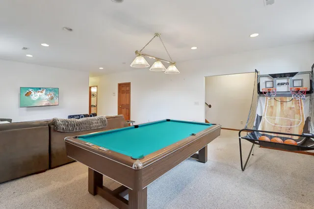 $574,900 | 6802 Sandy Lane, Waterford, WI 53185