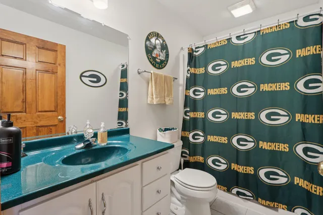 $574,900 | 6802 Sandy Lane, Waterford, WI 53185