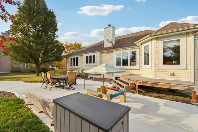 $574,900 | 6802 Sandy Lane, Waterford, WI 53185