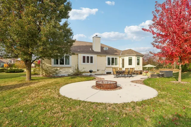 $574,900 | 6802 Sandy Lane, Waterford, WI 53185