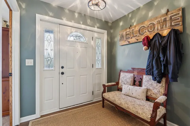 $574,900 | 6802 Sandy Lane, Waterford, WI 53185