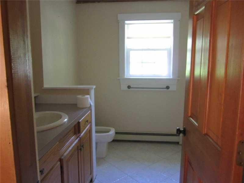 356 Ford Quint Road North Berwick, ME 03906 - Photo 10 of 35 Bathroom.