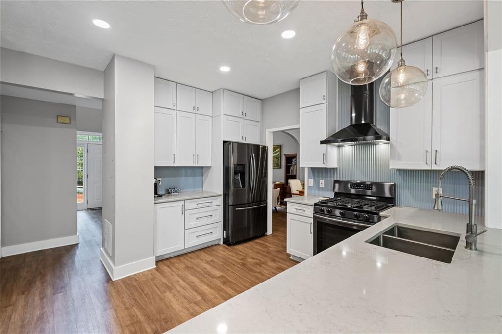 135 Sable Pointe Drive Milton, GA 30004 - Photo 3 of 24