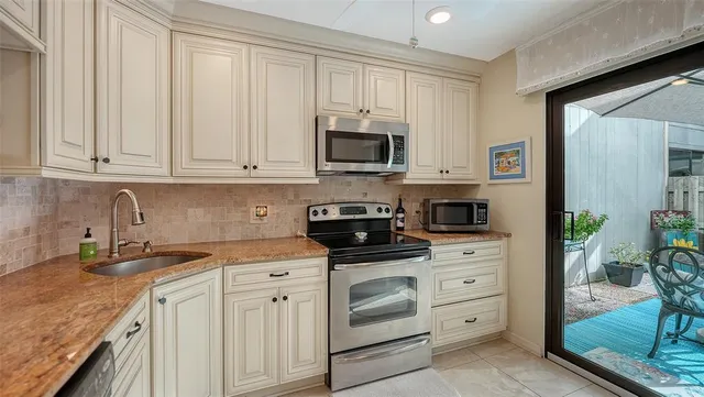 $189,900 | 238 Woodland Drive, Unit 238, Osprey, FL 34229