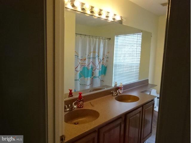 8561 Yoder Street Manassas, VA 20110 - Photo 19 of 25 Bath (Master)