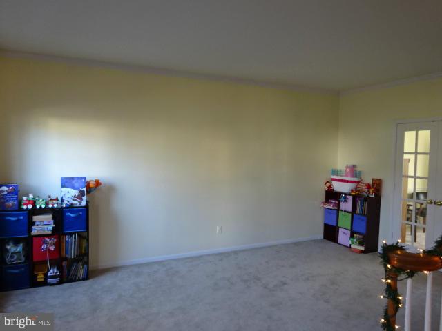 8561 Yoder Street Manassas, VA 20110 - Photo 8 of 25 Living Room