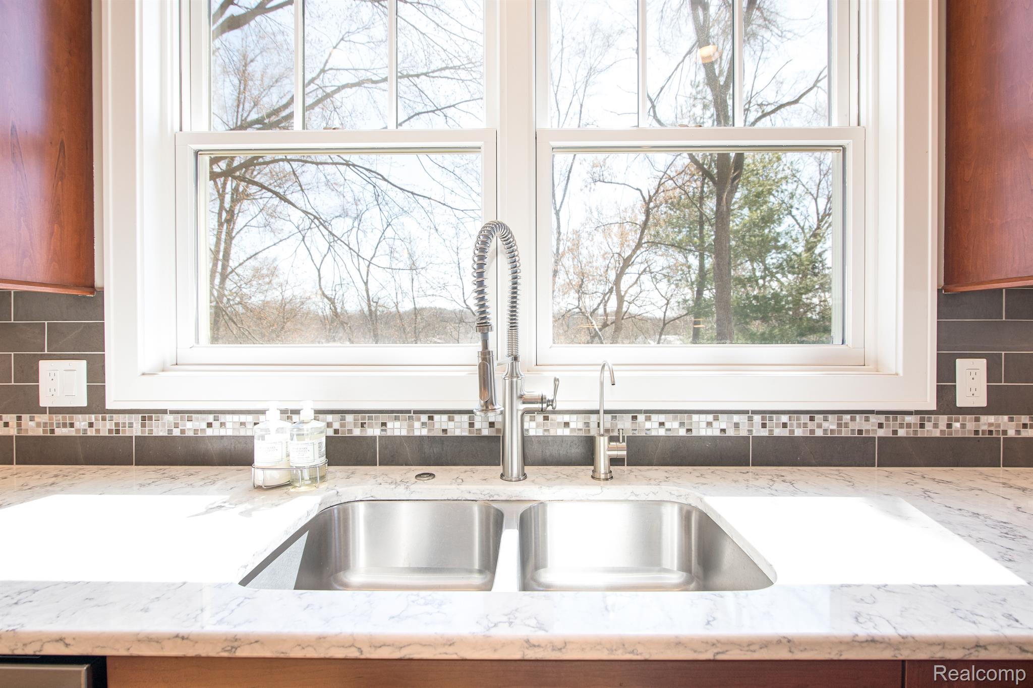 327 West 2nd Street Rochester, MI 48307 - Photo 18 of 65 Gallery Image 18