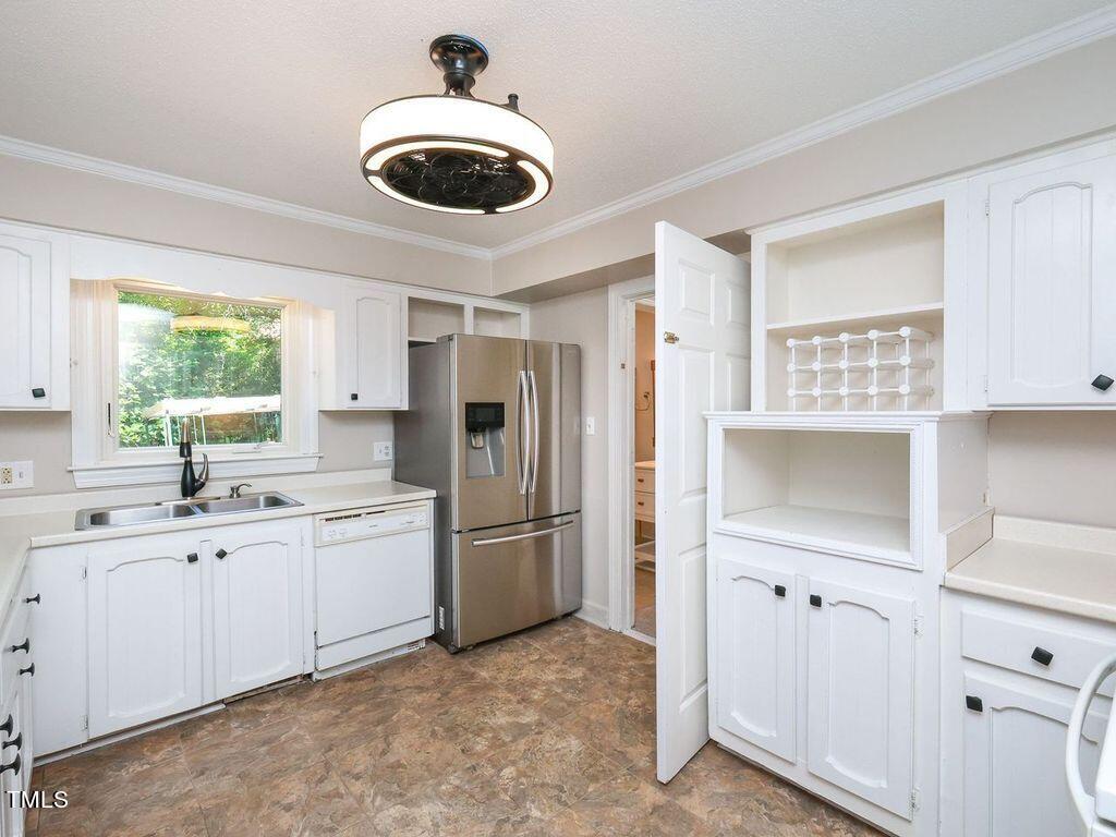 1514 Shadowood Lane Raleigh, NC 27612 - Photo 15 of 85 s15