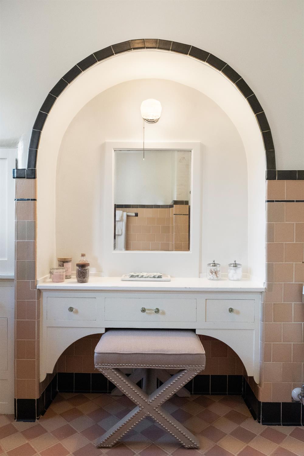 3935 Thacher Road Ojai, CA 93023 - Photo 27 of 50 a living room with a table and chairs