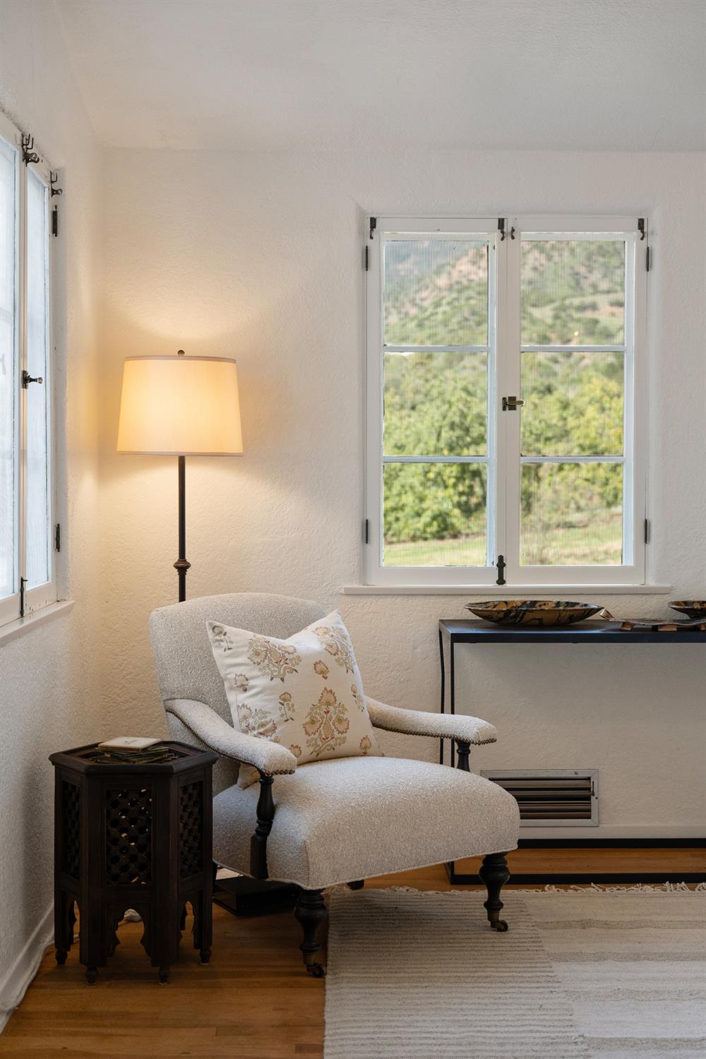 3935 Thacher Road Ojai, CA 93023 - Photo 33 of 50 a living room with furniture and a window