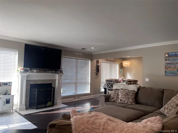 $469,000 | 35 Vista Drive, Manorville, NY 11949