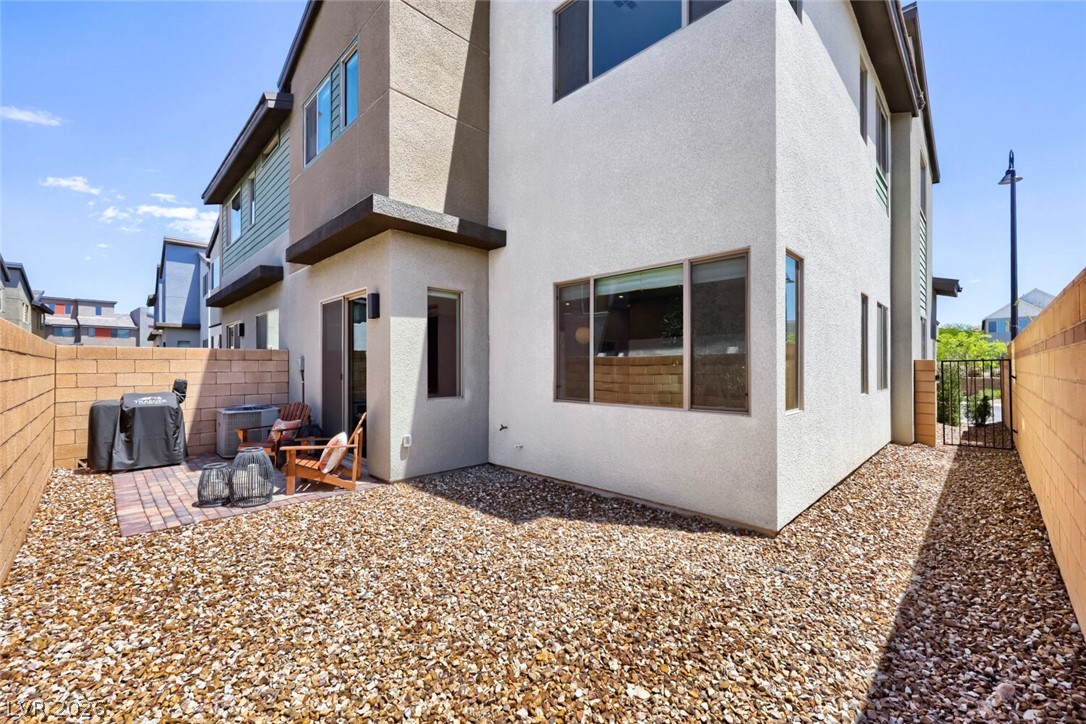 3360 Via Strada Street Henderson, NV 89044 - Photo 7 of 28 Private Backyard, Corner Lot!