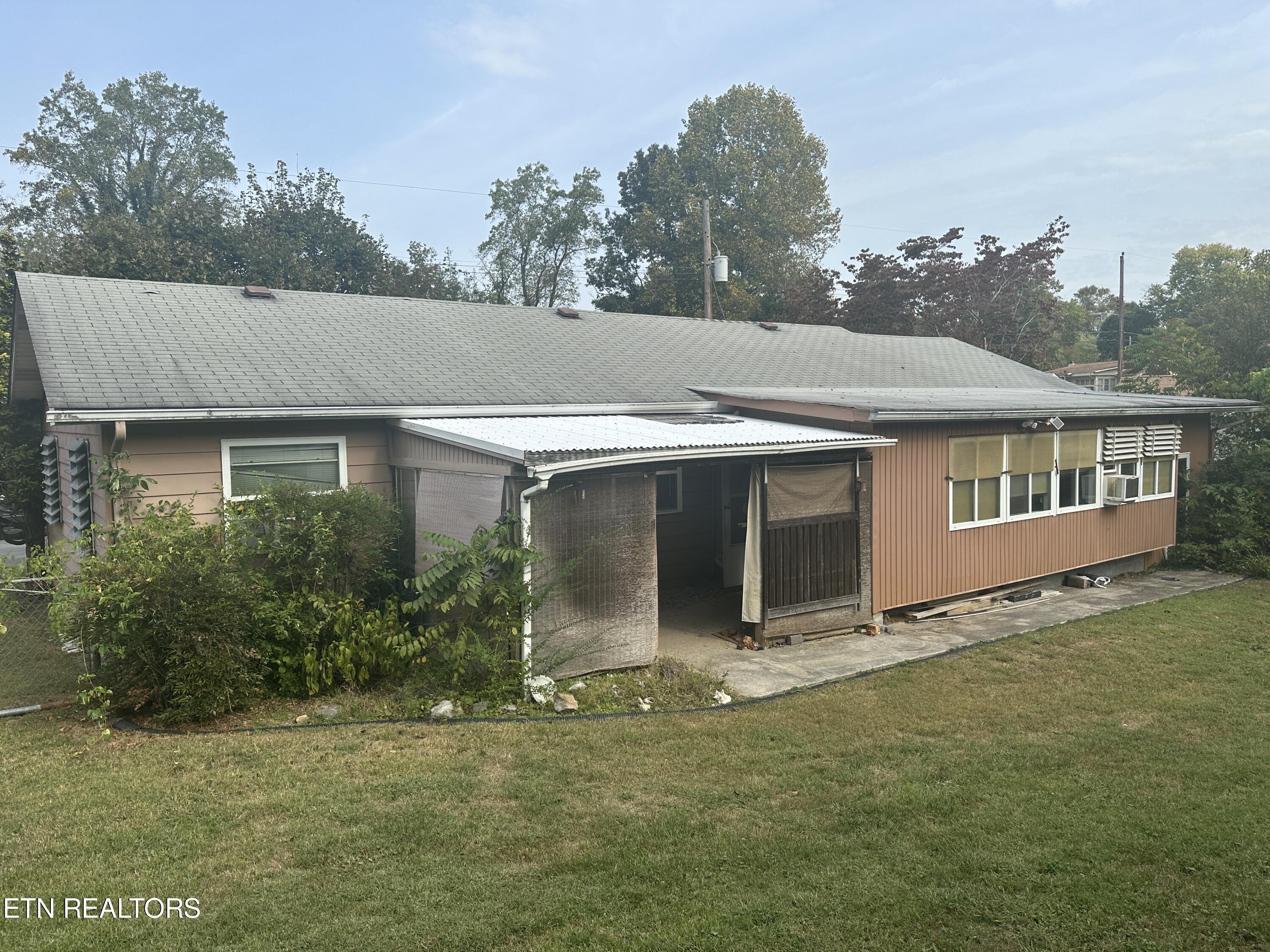 123 West Newkirk Lane Oak Ridge, TN 37830 - Photo 14 of 15 IMG_2258