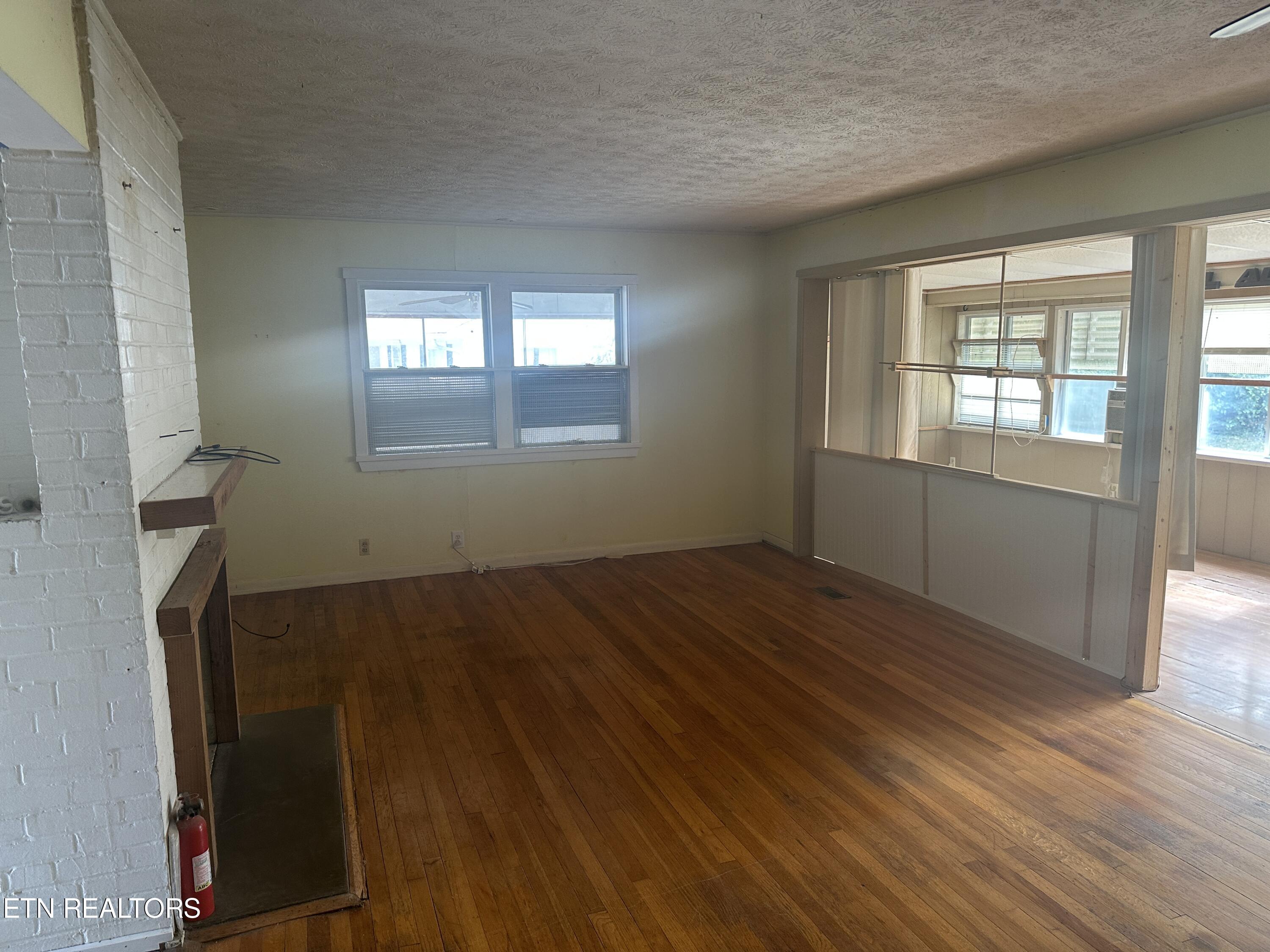 123 West Newkirk Lane Oak Ridge, TN 37830 - Photo 5 of 15 IMG_2249