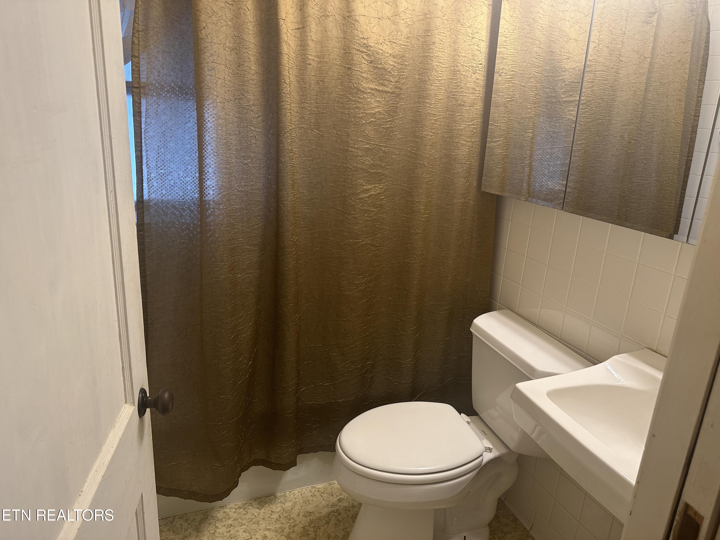 123 West Newkirk Lane Oak Ridge, TN 37830 - Photo 7 of 15 IMG_2251