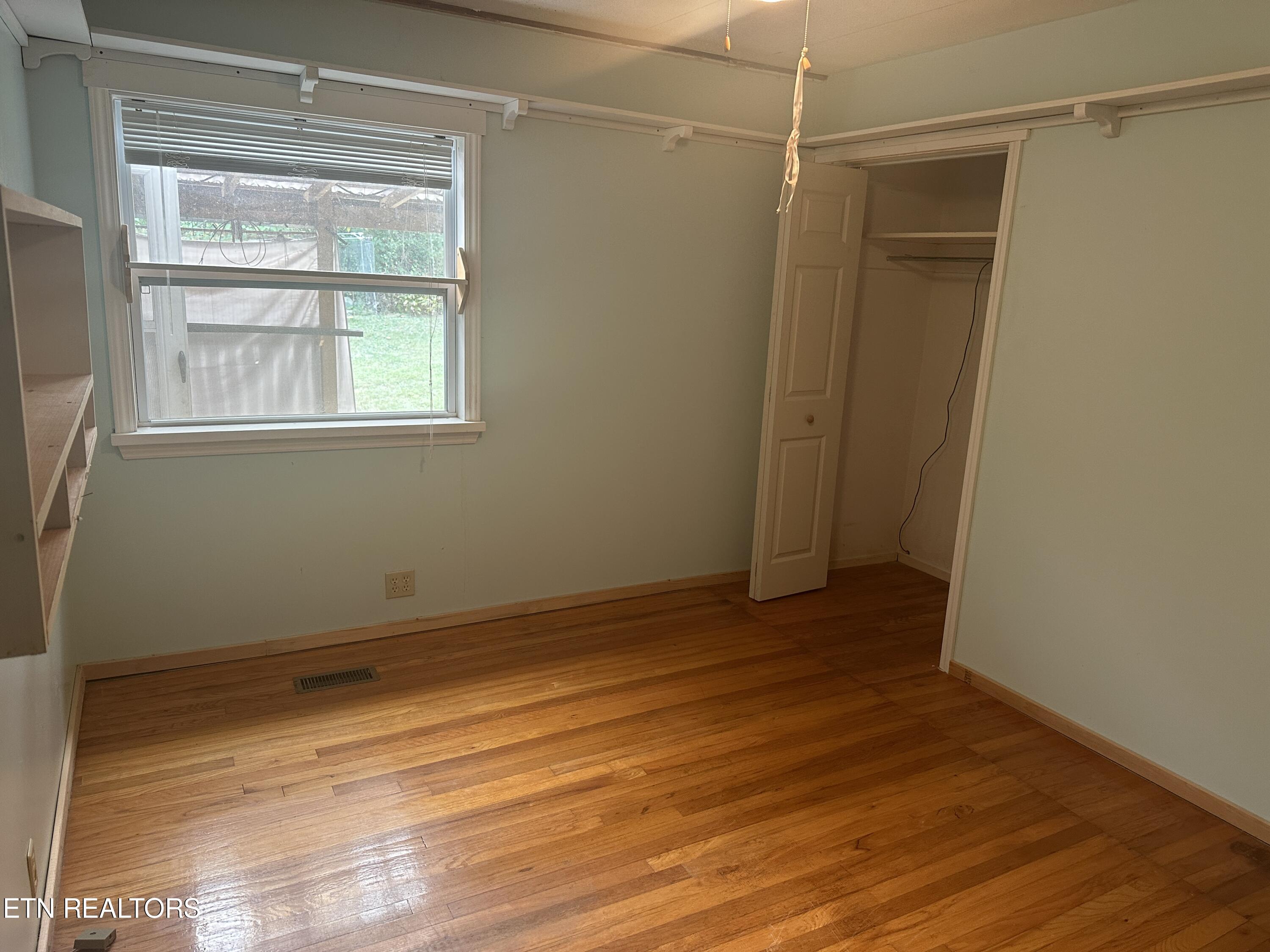 123 West Newkirk Lane Oak Ridge, TN 37830 - Photo 8 of 15 IMG_2252