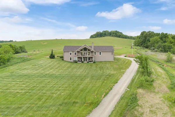 $499,900 | 5230 Kinsey Valley Road Southwest, New Philadelphia, OH 44663