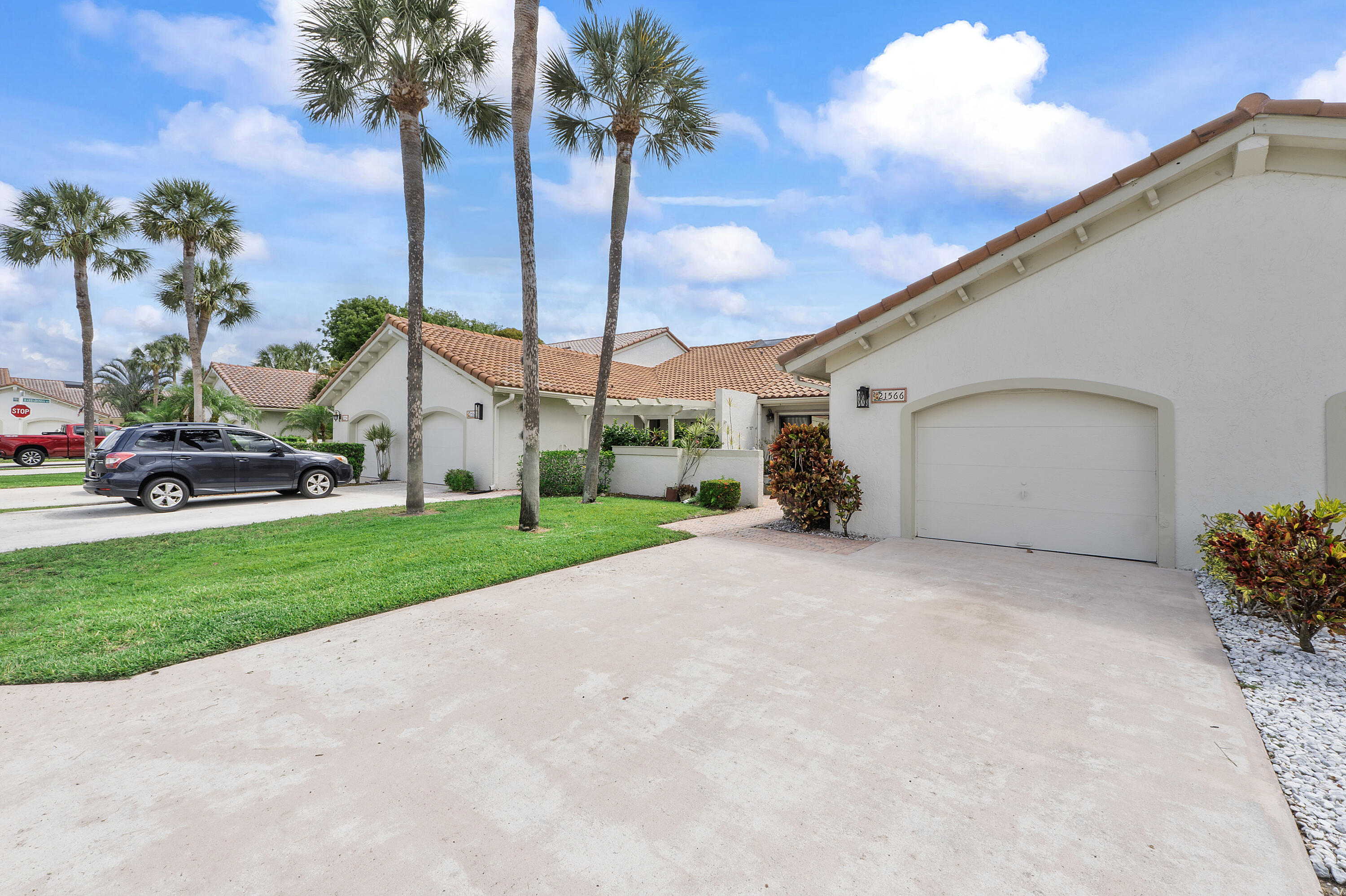 21566 Coronado Ave_002